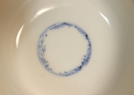 明治後期～大正色絵鶴丸と牡丹図飯茶碗