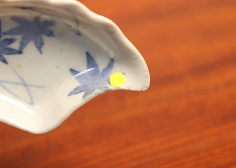 江戸中期コンニャク印判紅葉図銀杏型豆皿　ノミホツ,かたつき