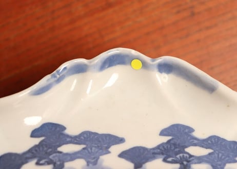 江戸中期コンニャク印判松図富士型小皿 ノミホツ②