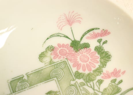 明治後期~大正銅判菊と山水図小皿②薄め