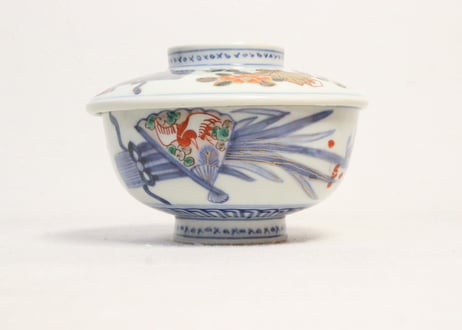 明治前期色絵牡丹と扇に春蘭図蒸茶碗①