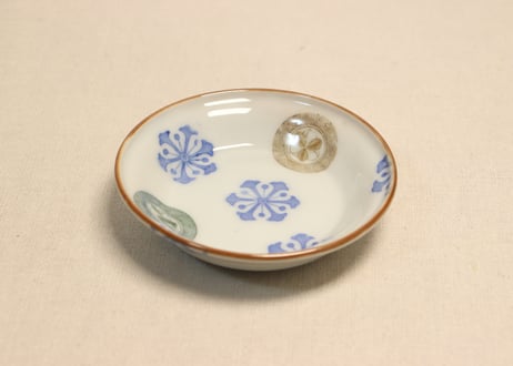 明治後期～大正銅判雪と丸文散らし図小皿②薄め