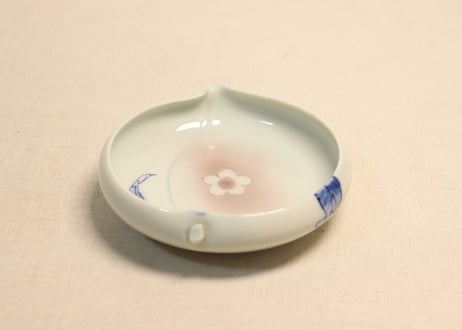 明治後期～大正染付桃と花図桃型皿① 濃いめ
