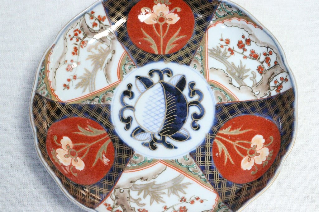 明治前期色絵桃に梅図7寸皿 | 吉祥寺PukuPuku