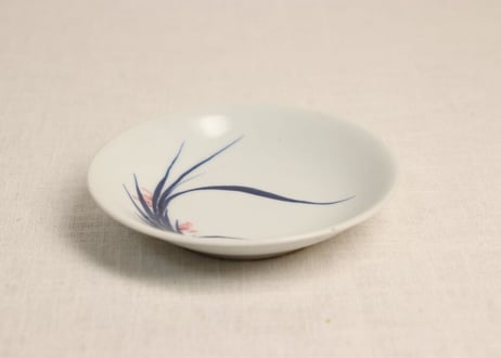 昭和戦前染付春蘭図小皿