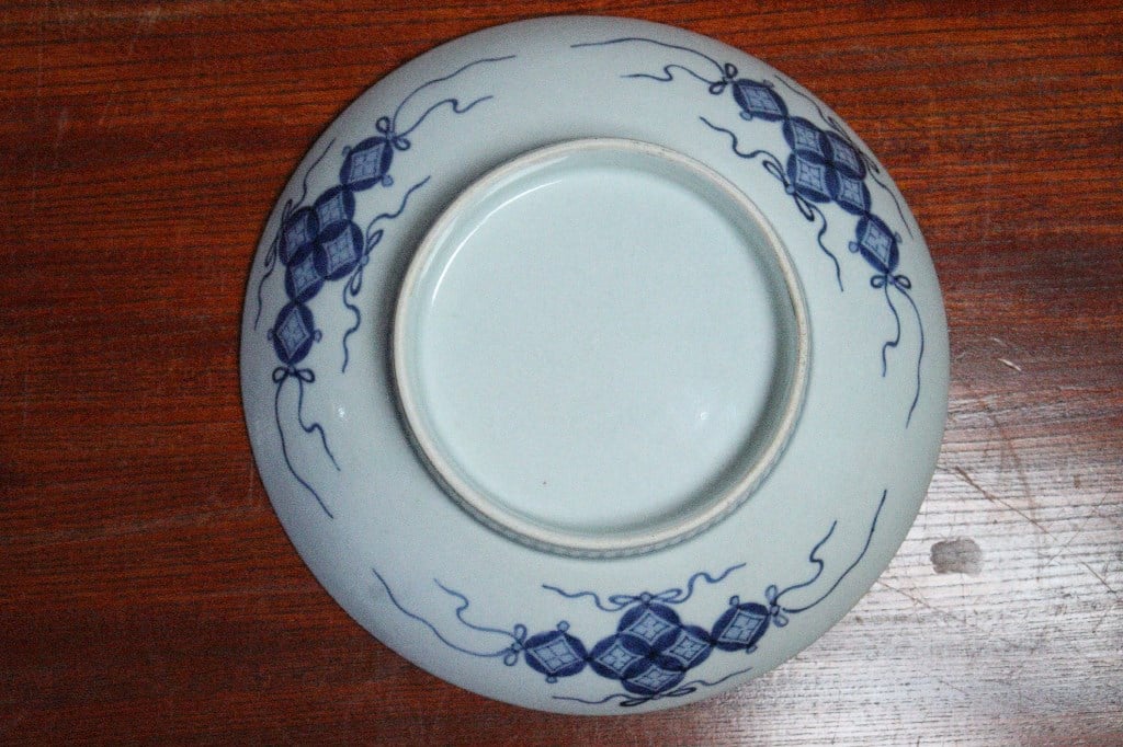 幕末～明治期　古鍋島　染付牡丹蝶図高台皿　古美術　骨董　コレクション 幕末～明治期 古鍋島 染付牡丹蝶図高台皿 古美術 骨董 コレクション