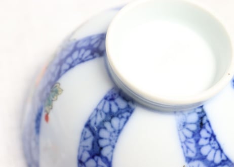 大正～昭和戦前色絵牡丹に捻子文蓋茶碗
