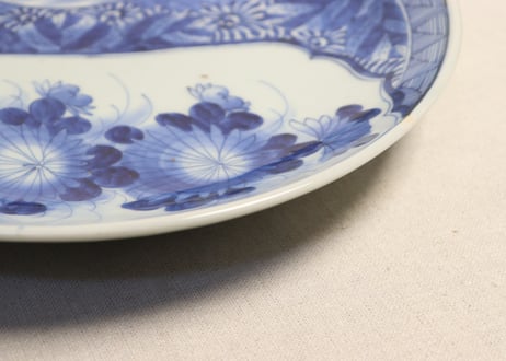 江戸幕末染付窓絵に菊と波に蝶図尺皿　フリモノ