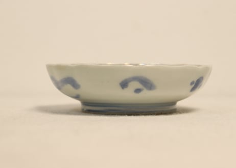 明治前期色絵桃と鶴図通り物小皿②　少甘手