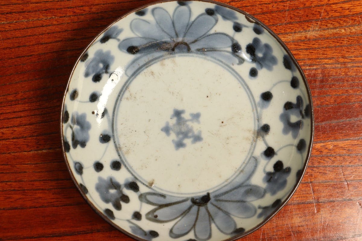 江戸中期染付花と唐草図くらわんかなます皿① | 吉祥寺PukuPuku