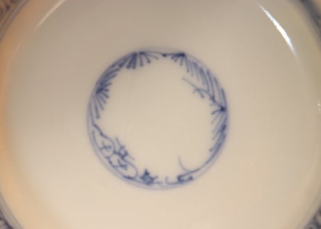 明治後期～大正色絵鶴丸と牡丹図飯茶碗