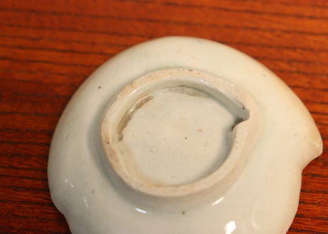 江戸中期コンニャク印判菊水図桃型豆皿③　甘手,小ホツ