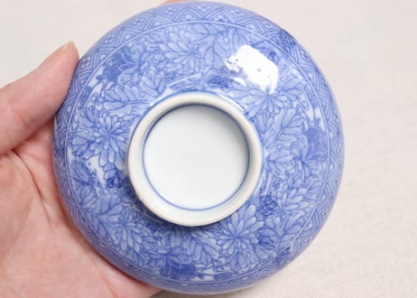 明治後期～大正銅判菊と蝶図蓋茶碗①