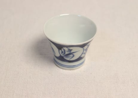 江戸後期染付丸窓に草花図広東型小猪口 高台ホツ