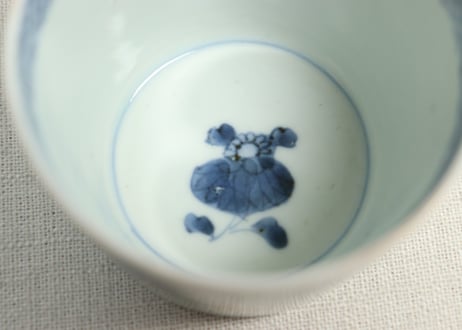 江戸後期色絵秋海棠図猪口①