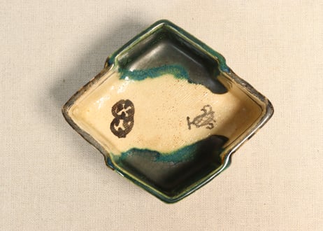 378『粉引 波文様 三ッ足皿』　/骨董品 古美術 古道具 アンティーク 古玩 378『粉引 波文様 三ッ足皿』 /骨董品 古美術 古道具