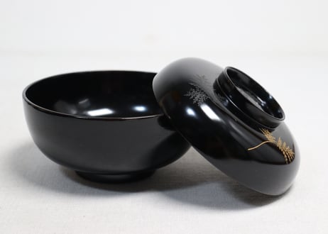 総黒沈金羊歯図吸物椀