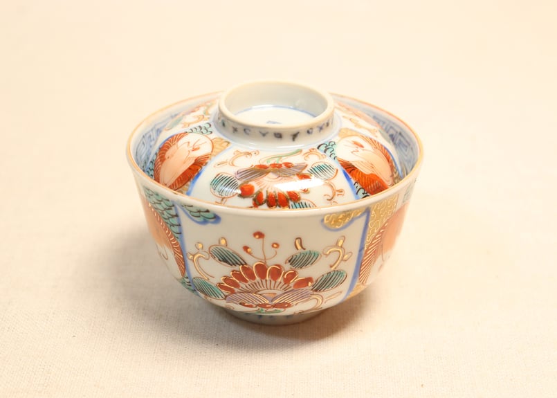 明治後期～大正色絵鶴丸と牡丹図飯茶碗 | 吉祥寺PukuPuku