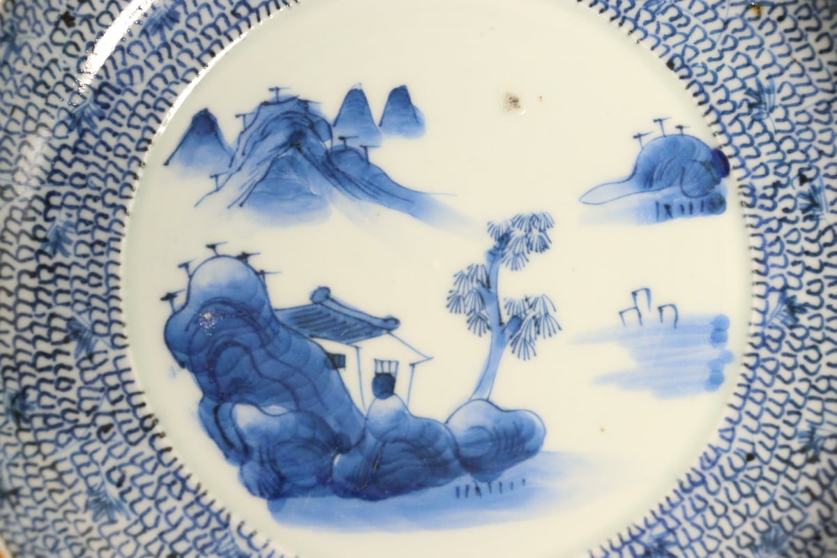 江戸幕末染付山水に微塵唐草図5寸皿②フリモノ | 吉祥寺PukuPuku