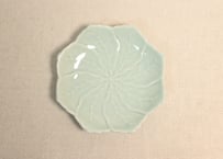 昭和戦前青磁陽刻葉柄小皿