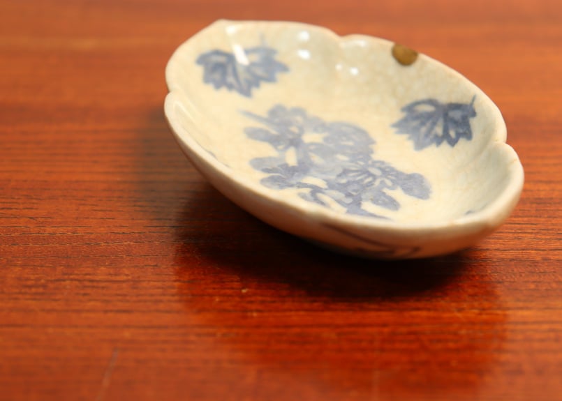 江戸中期コンニャク印判菊図木瓜型豆皿 甘手,直し,かたつき | 吉祥寺