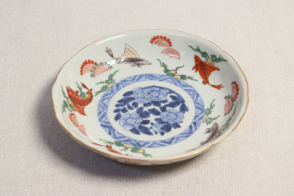 明治前期大聖寺焼色絵魚図小皿〈大聖寺の古伊万里写し〉 | 吉祥寺PukuPuku
