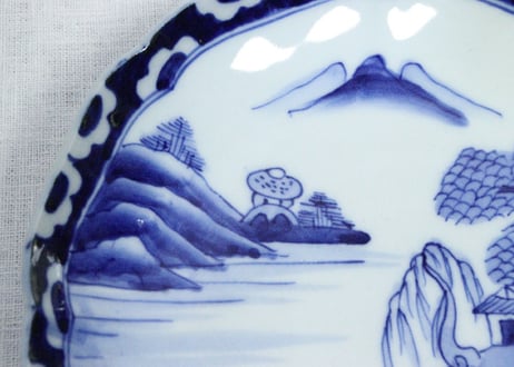 明治後期～大正染付山水図花柄縁7寸皿