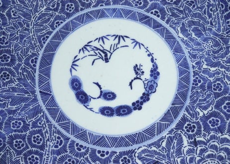 明治前期紙刷微塵唐草図尺皿　少甘手,ややかたつき