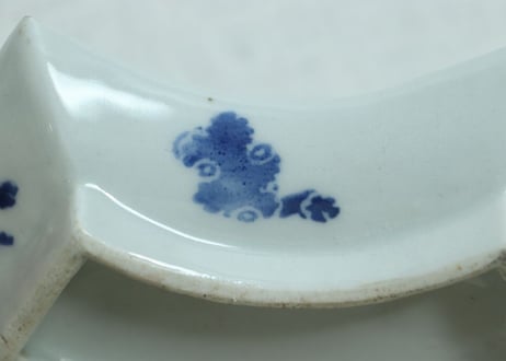 明治前期染付椿図扇面型皿②ノミホツ