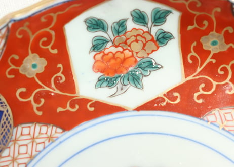江戸幕末色絵牡丹と青玉図通り物7寸皿②少かたつき