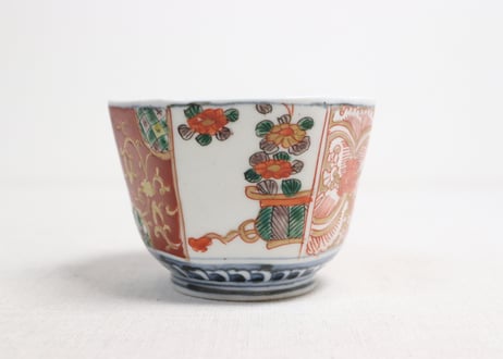 明治前期色絵花と唐草図六角向付③かたつき