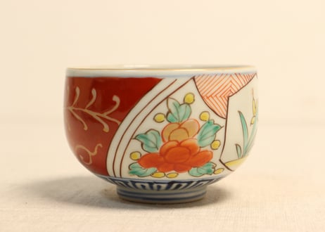 江戸幕末色絵牡丹と菖蒲図湯呑①