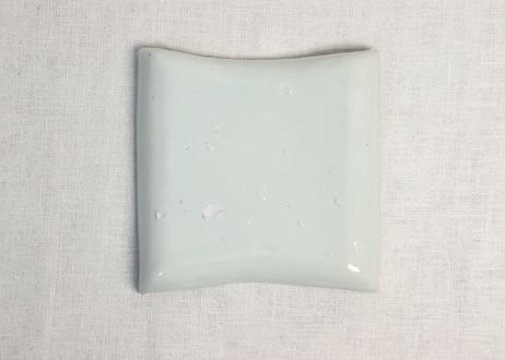 江戸幕末染付船上人物図縁立ち角皿 がたつき
