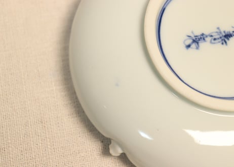 明治後期～大正染付桃と花図桃型皿① 濃いめ
