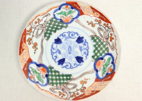 明治前期色絵牡丹と梅図6寸皿①少かたつき