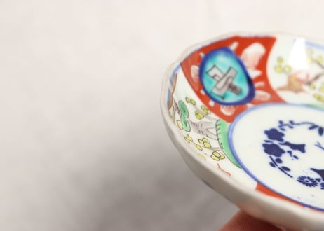 明治前期色絵梅に鶯図小皿 がたつき