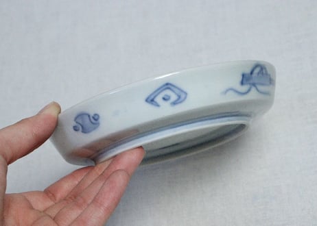 明治前期色絵桃と六方に花図縁立小皿➁　薄め