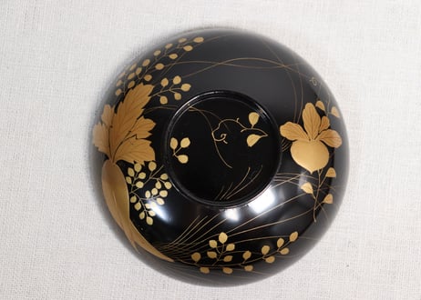 総黒蒔絵蕪大根図吸物椀　僅かなキズ有