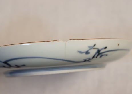 江戸中期染付流水に桜図6寸皿 ホツニュウ