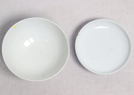 明治後期～大正銅判菊と蝶図蓋茶碗②少甘手