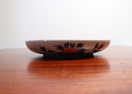 江戸中期色絵丸と唐草に花図7寸皿③ ホツ