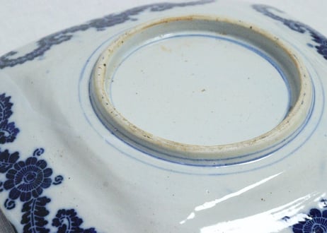明治前期紙刷桜と海老図9寸角皿　窯傷