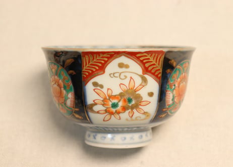 明治前期色絵牡丹と桜図飯茶碗