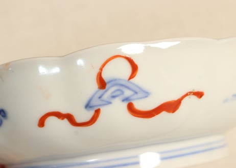 明治前期色絵桃と松竹梅図なます皿　歪み