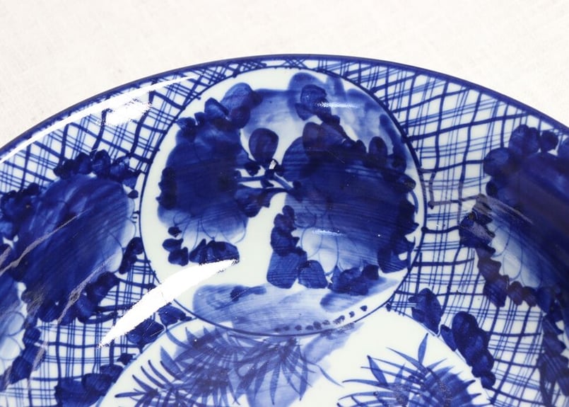 明治前期ベロ藍丸窓に草花図8寸鉢 ノミホツ | 吉祥寺PukuPuku