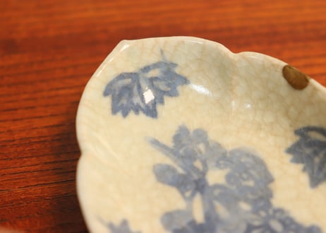 江戸中期コンニャク印判菊図木瓜型豆皿　甘手,直し,かたつき