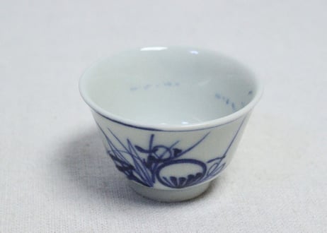 明治前期染付草花図煎茶碗
