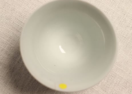 江戸後期染付丸窓に草花図広東型小猪口 小ニュウ