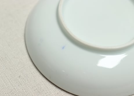 明治前期陽刻色絵菊図小皿