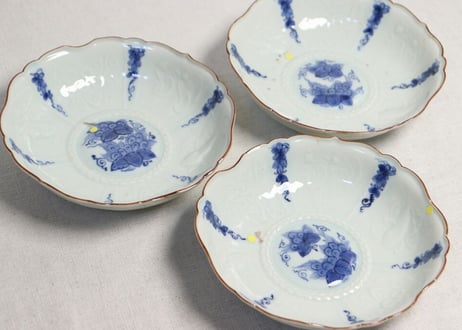 明治前期陽刻魚と水草図なます皿 フリモノ,ノミホツ